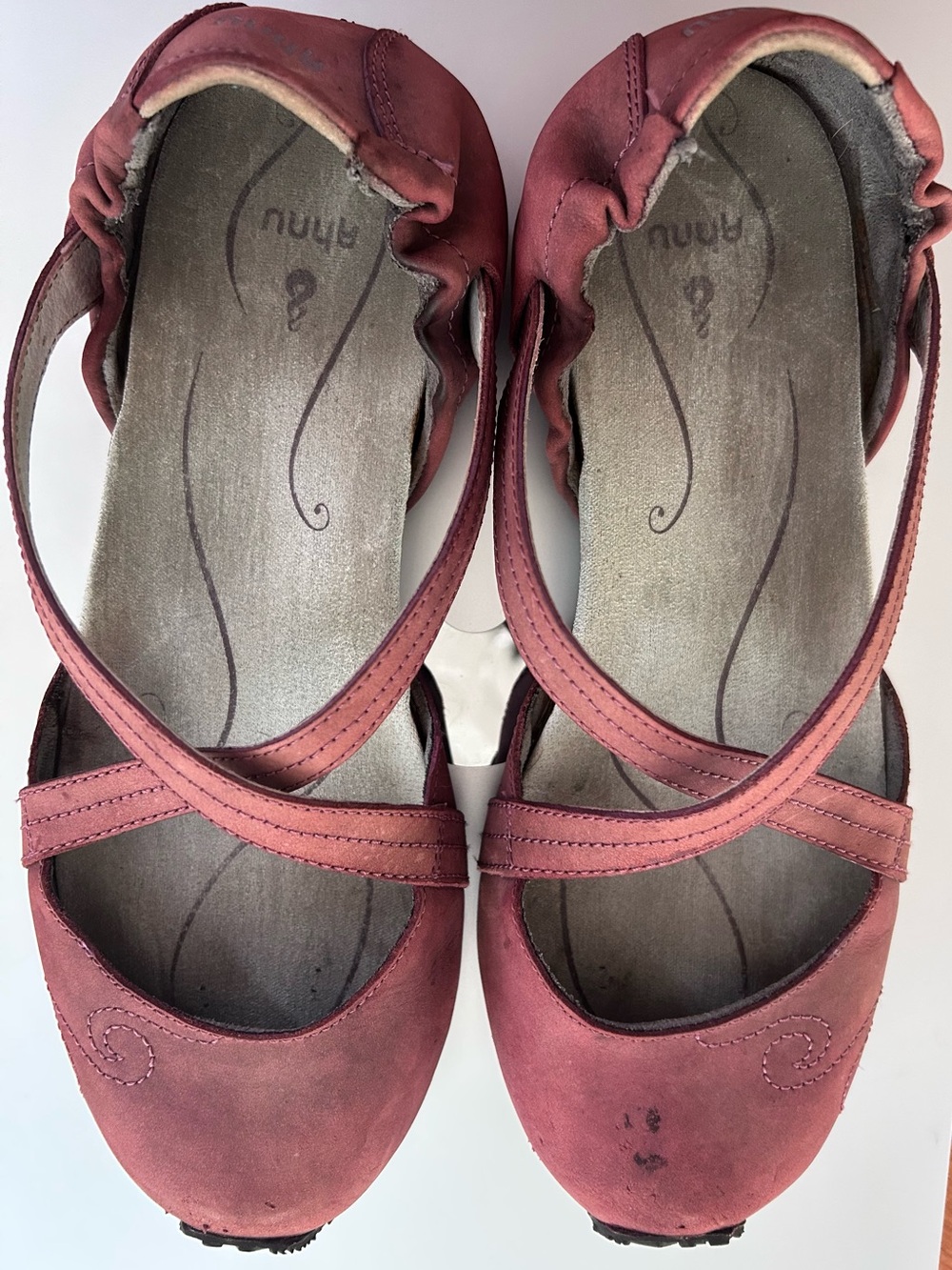 Ahnu Karma maroon suede yoga criss cross flats - Picture 7 of 7
